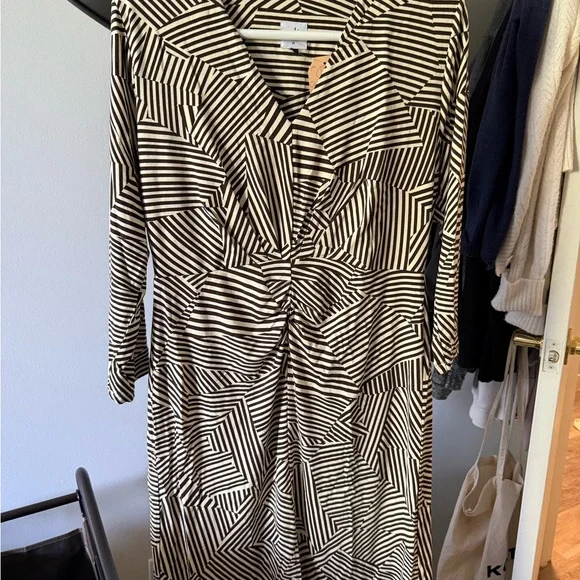 Unique Geometric Dress - Picture 3 of 9